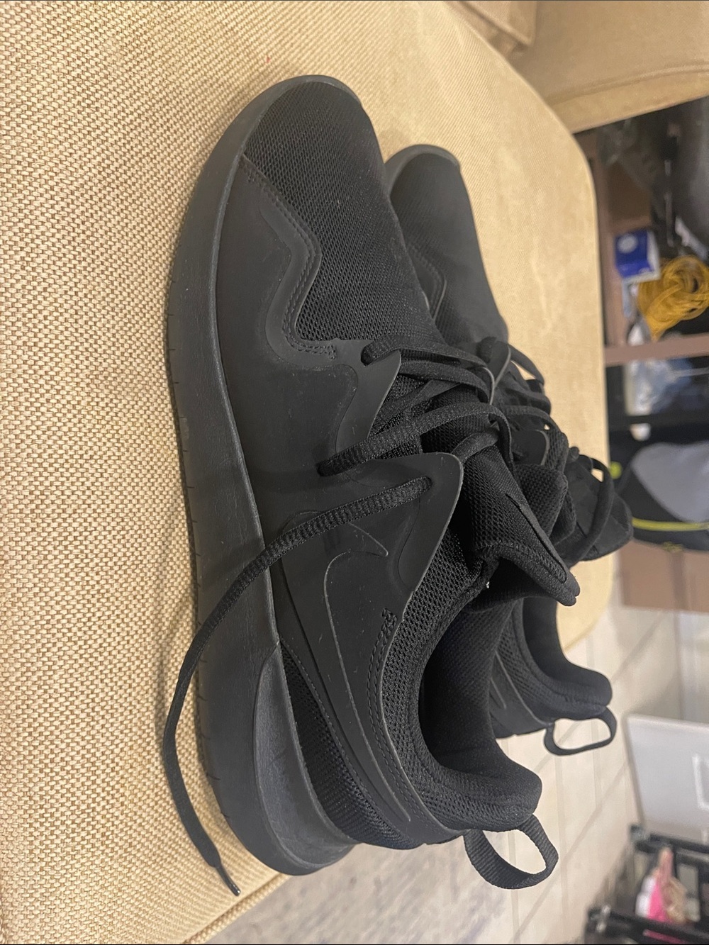 Nike Men’s Black Low-Top Casual Sneakers